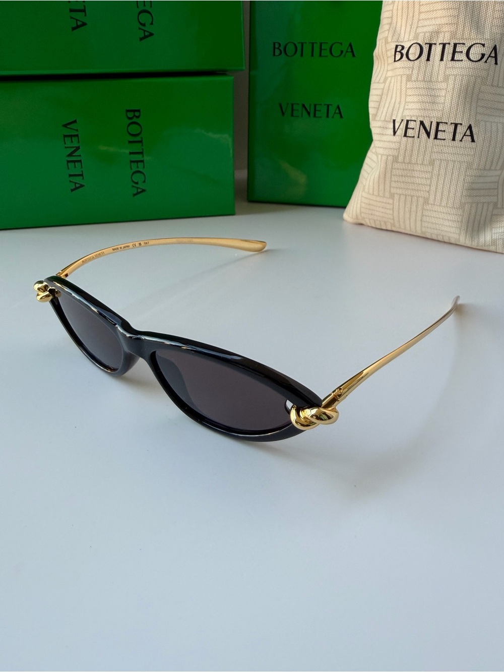 BOTTEGA VENETA BV 1390S 001 Black Gold KNOT Oval Sunglasses AUTHENTIC